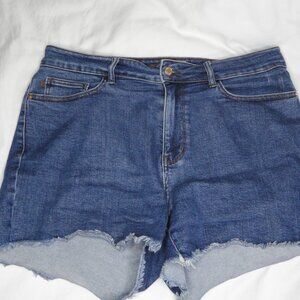 JUDY BLUE Medium Wash Raw Hem Stretch Denim Jean Shorts JB150176 Womens Size 1XL
